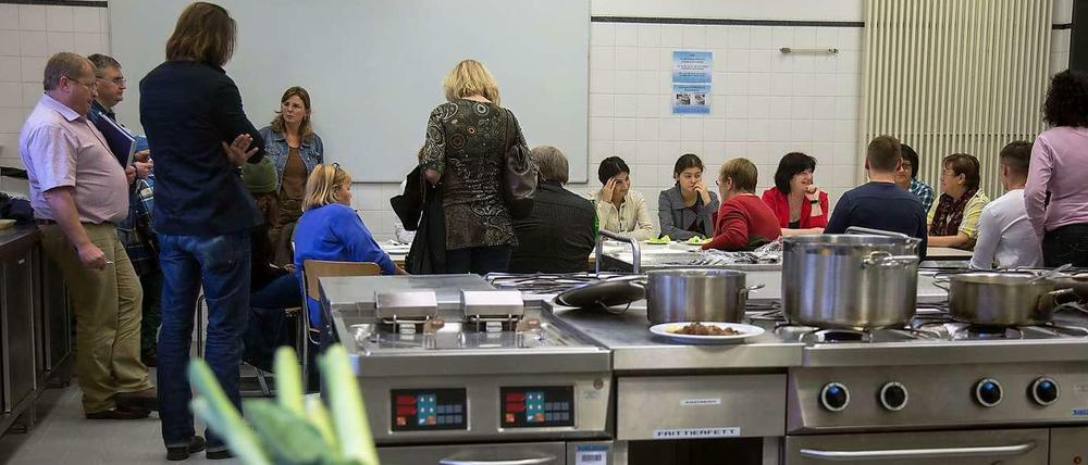Futtern wie bei Muttern? Ganz so gut wird das Schulessen womöglich auch durch die Qualitätsoffensive des Senats nicht. Aber eine erste Verbesserung wäre ja auch schon mal löblich.