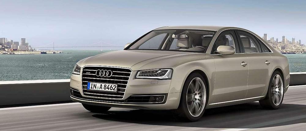 Ingolstadt schlägt zurück: Der Audi A8 hat mehr als ein Facelift bekommen. Im Vergleich zur neuen Mercedes S-Klasse musste der Oberklässler nachziehen.
