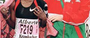 Im Zielraum. Horst Milde hat einst den Berlin-Marathon auf den Weg gebracht. Über Jahrzehnte war er das Gesicht der größten Laufveranstaltung Deutschlands. Foto: dpa