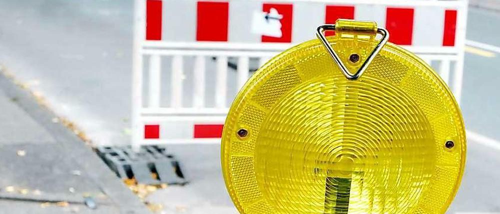 Vorsicht, Staugefahr. Ab Montag wird's eng am Lützowufer.