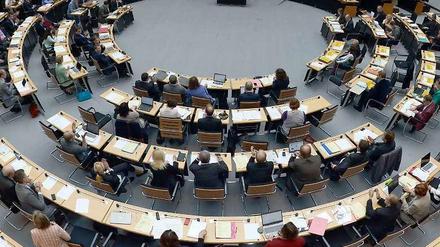 Hier im Plenum soll heute das umstrittene Gesetz zur Gründung eines Stadtwerks beschlossen werden.