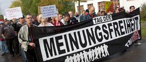 Mehrere rechte Gruppen demonstrierten am Samstag erneut gegen das Flüchtlingsheim in Hellersdorf.