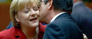 Szenen einer Euro-Ehe. Kanzlerin Merkel begrüßt beim EU-Gipfel Zyperns Präsidenten Anastasiades.