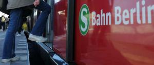 Vorsicht an der Bahnsteigkante. Ab Freitag sollte man ein paar Minuten mehr einplanen.