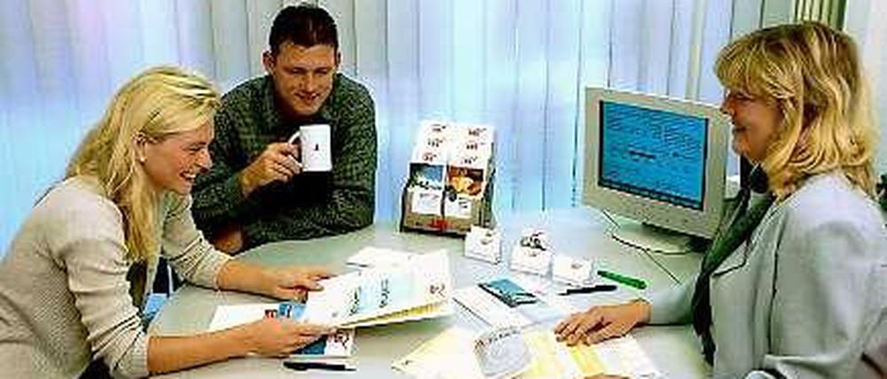 Was Kunden freut, ärgert viele Sparkassen. Jetzt kündigen sie auch Altverträge, die weder die komplette Bausparsumme erreicht haben noch überzahlt sind.