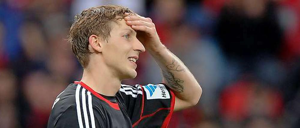 Getroffen. Stefan Kießlings Kopfballtor wird wohl nicht aberkannt.