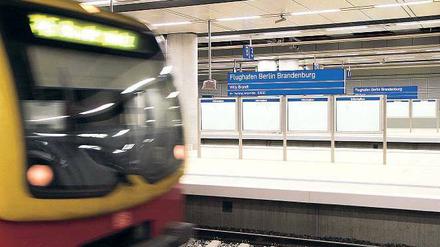 Der Flughafenbahnhof ist fertig - der Flughafen nicht. 
