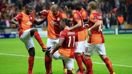 Der Chef hält Hof. Didier Drogba ist bei Galatasaray nicht nur Sturmführer.
