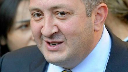 Der frühere Bildungsminister Georgi Margwelaschwili hat Prognosen zufolge bei der Präsidentschaftswahl in Georgien klar gewonnen.