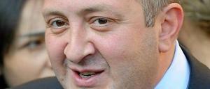Der frühere Bildungsminister Georgi Margwelaschwili hat Prognosen zufolge bei der Präsidentschaftswahl in Georgien klar gewonnen.