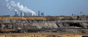 Dicke Luft. Die Drohung von RWE, den Braunkohleabbau in NRW zu beenden, steht im Raum. Die SPD fürchtet um Jobs. 