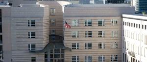 Auf die US-Botschaft sehen die "Spiegel"-Redakteure, wenn sie im Hauptstadtbüro aus dem Fenster schauen. 