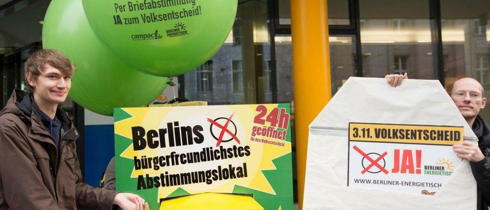 Drei Mal noch schlafen. Am Sonntag kommen die Plakate dann in die Tonne.