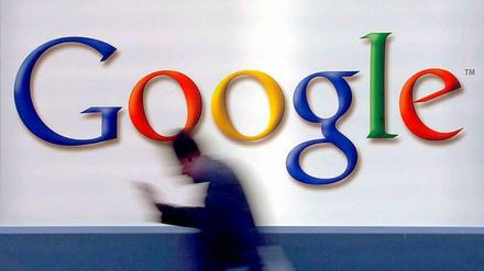 Das Google-Logo, gesehen in Frankfurt.