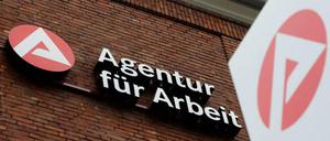 Saisonbereinigt ist die Arbeitslosenzahl leicht gestiegen.