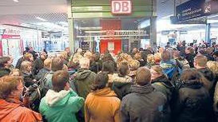 Chaos im Bahnhof Altona. 