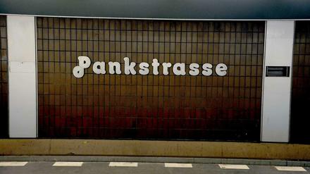 Schön? Naja, aber schön warm. Der U-Bahnhof Pankstraße.