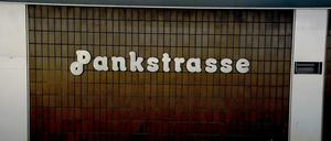 Schön? Naja, aber schön warm. Der U-Bahnhof Pankstraße.