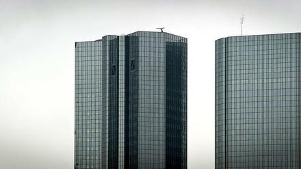 Die Gewinne der Deutschen Bank sind massiv eingebrochen.