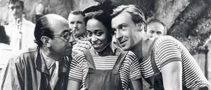 Marie Nejar 1954 mit Peter Alexander (rechts) bei den Dreharbeiten zum Film „Die süßesten Früchte“.