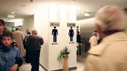 Lassen Sie mich durch, ich muss mal. Der Hauptbahnhof hat nur eine einzige Toilettenanlage. 