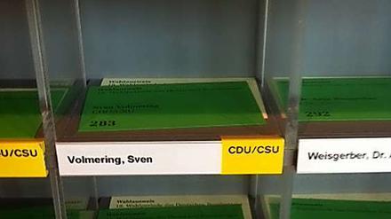 Die Stimmkarten für die Wahl der Bundestagspräsidenten.