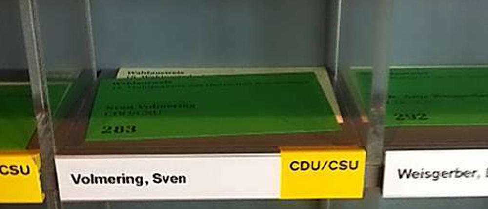Die Stimmkarten für die Wahl der Bundestagspräsidenten.