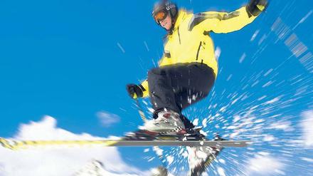 Juhu, endlich wieder auf die Bretter. Zu Beginn der Skisaison wird in vielen Orten Testmaterial zur Verfügung gestellt. Manche Bergstation verwandelt sich dann in einen Shop.