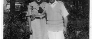 Erich Bragenheim ist Arzt, Irmgard Weckmüller Einkäuferin im KaDeWe. Eine große Liebe, die 1929 beginnt.