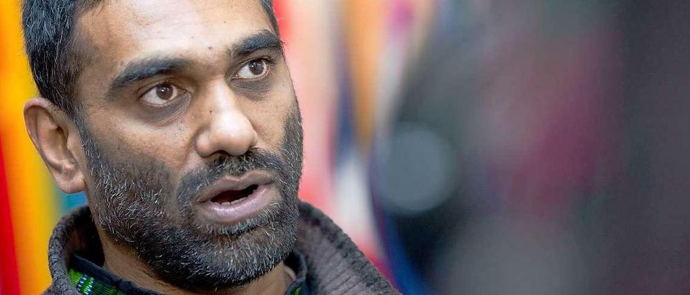 Greenpeace-Chef Kumi Naidoo berichtete am Rande des Seegerichtsverfahrens von den harten Haftbedingungen, die die "Arctic 30" in Murmansk zu ertragen haben. 