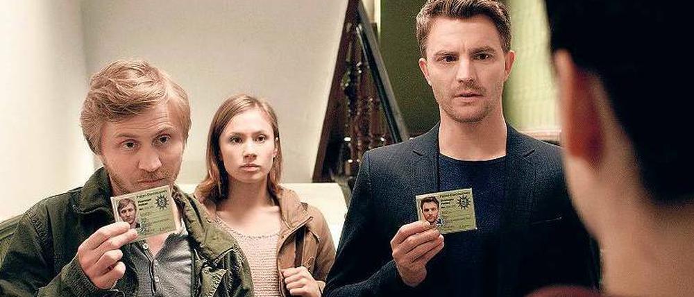 „Gestatten, wir sind die Kommissare Schaffert und Funk von der Kripo Erfurt und Frau ...äh....Grewel“. Das neue Team mit Benjamin Kramme (l.), Friedrich Mücke und Alina Levshin aus der thüringischen Landeshauptstadt muss sich erst finden.