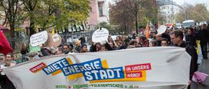 Demonstration in Kreuzberg für die Rekommunalisierung der Energieversorgung.