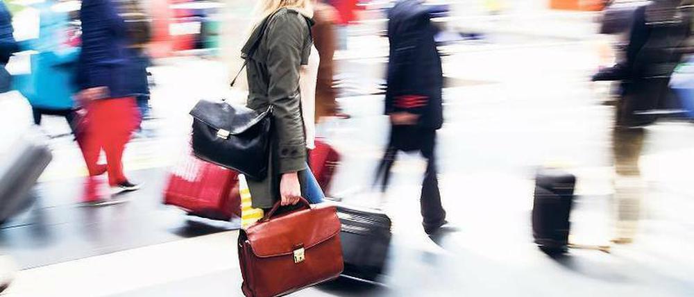 Einsame Reise. Deutsche, die sich auf den Weg in die EU machen, gehören zu einer Minderheit. Weniger als ein Prozent der hiesigen Arbeitnehmer ist beruflich in einem anderen europäischen Land tätig. Foto: Fotolia/Christian Müller