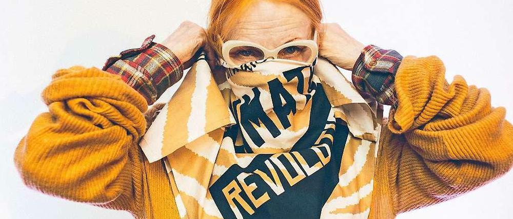 Hände hoch und Plastik! Vivienne Westwood hat etwas gegen Plastiktüten und mag gutes Klima.