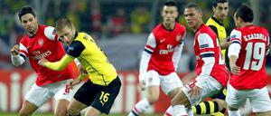 Eingekesselt. Über 90 hatten die Dortmunder (Szene mit Jakub Blaszczykowski) große Mühe mit ihrem Gegner. Überhaupt blieben beide Teams spielerisch einiges schuldig. 
