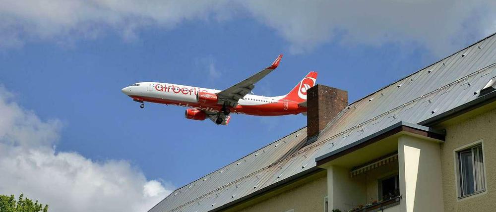 Ganz schön laut. Gegen den Fluglärm am Flughafen Tegel setzen sich jetzt Anwohner mit Klagen zur Wehr. 