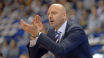 Mehr Applaus bitte! Sasa Obradovic ist es bei Alba-Heimspielen oft zu ruhig.