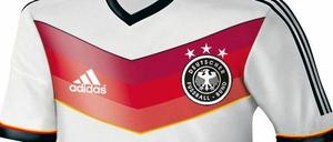 Das Trikot des Anstoßes. Und dabei sind die weißen Hosen noch nicht einmal zu sehen.