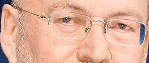 Franz-Josef Möllenberg. Der gelernte Bankkaufmann ist seit 44 Jahren Gewerkschaftsmitglied. 1990 wurde er Kassenwart der NGG, zwei Jahre später Vorsitzender.