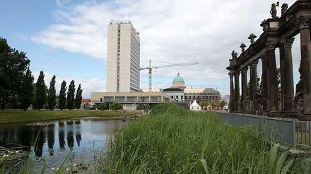 Potsdams Wahrzeichen: das Hotel Mercure. Markant und schwer umstritten. 