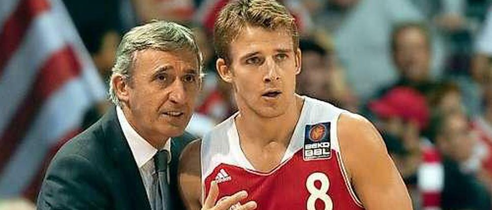 Zwei Ex-Berliner in München: Bayern-Trainer Pesic und Schaffartzik.
