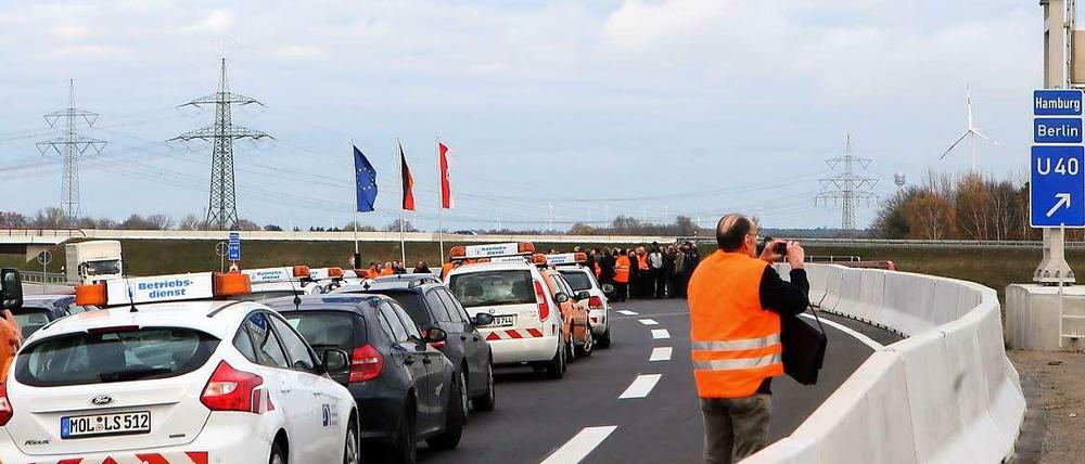 Freigegeben. Für 58 Millionen Euro entstand im Berliner Nordosten ein Auobahnknotenpunkt mit neun Brücken. Das ehemalige Dreieck Schwanebeck trägt jetzt den Namen Barnim.