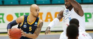 David Logan am Ball gegen Mons.