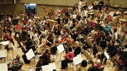 Die Mitglieder des UdK-Symphonieorchesters bei der Probe.