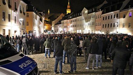 Immer wieder finden Demonstrationen gegen Flüchtlingsheime auch in Brandenburg statt, so wie hier im sächsischen Freiberg.