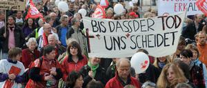 Immer wieder demonstrieren die Lehrer gegen krankmachende Arbeitsbedingungen.