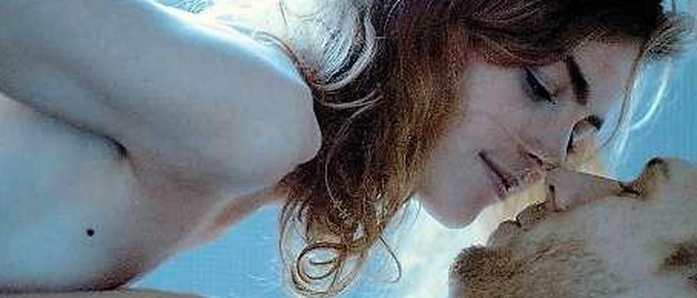 Hemel (Hannah Hoekstra) mit einem One-Night-Stand.