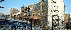 Die Tacheles-Ruine wurde von allen Seiten abgesperrt. Nur ohne "Mieter" ist das Gelände plus Ruine gut zu verkaufen.