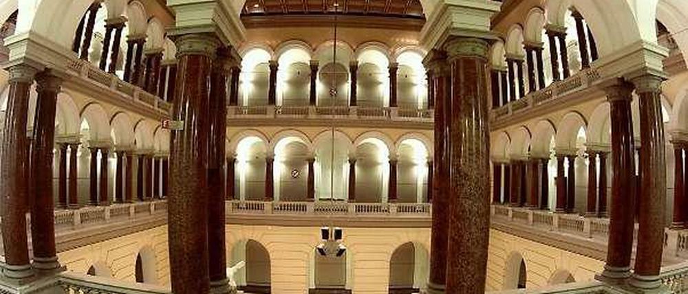 Der Lichthof des TU-Hauptgebäudes