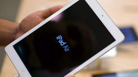 Dünn, dünner, iPad Air. Apples neues Tablet ist nur noch 7,5 Millimeter dick und wiegt dabei unter 500 Gramm.